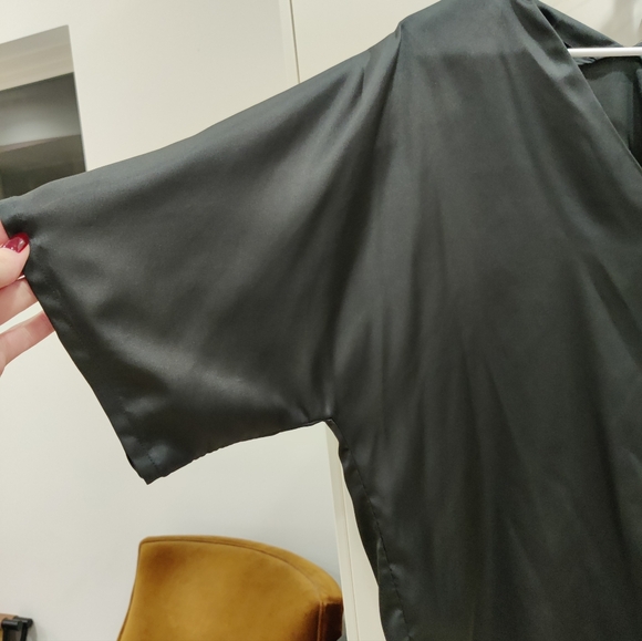 Banana Republic satin dolman sleeve top, xl p - Picture 2 of 5